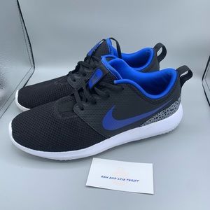 Nike Roshe Black/Blue spikeless golf shoes 7Y 8.5 womens.